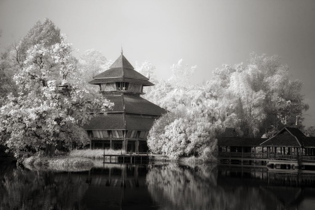 Black-and-white landscape photography by Atit Siri