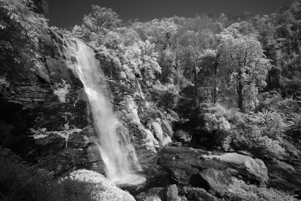 Black-and-white landscape photography by Atit Siri